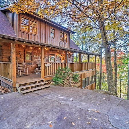 Grin N Bear It Cabin With Hot Tub And Fire Pit! Pigeon Forge Buitenkant foto