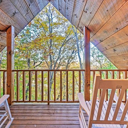 Grin N Bear It Cabin With Hot Tub And Fire Pit! Pigeon Forge Buitenkant foto