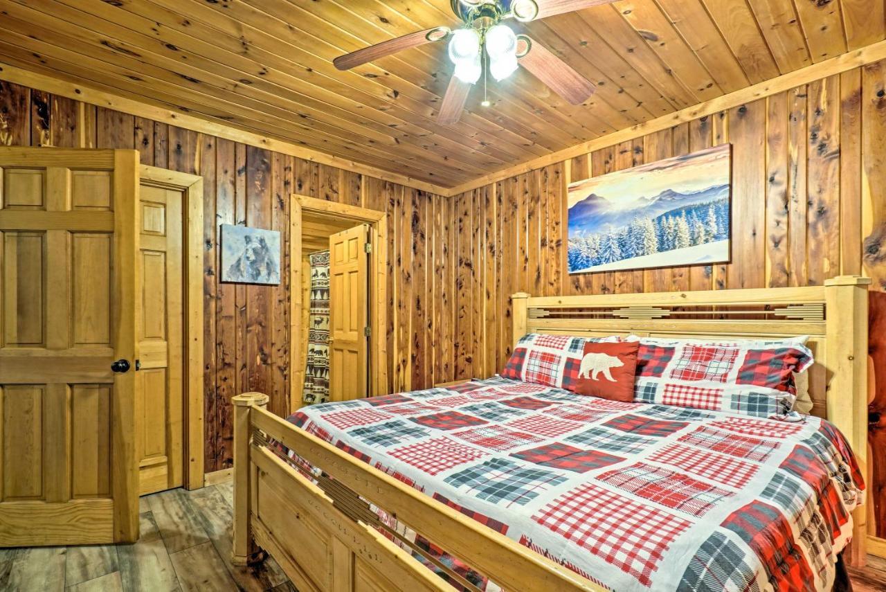 Grin N Bear It Cabin With Hot Tub And Fire Pit! Pigeon Forge Buitenkant foto