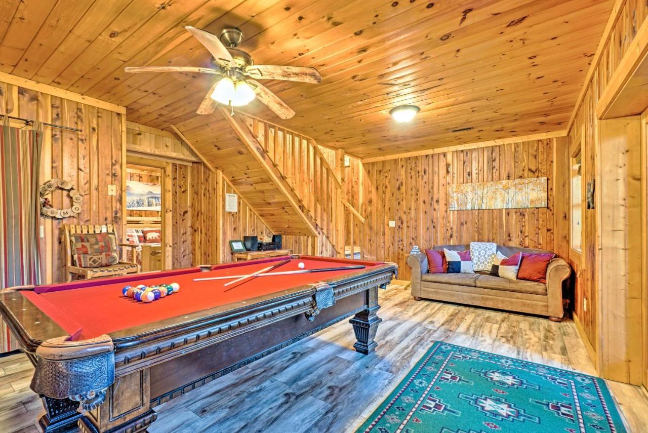 Grin N Bear It Cabin With Hot Tub And Fire Pit! Pigeon Forge Buitenkant foto