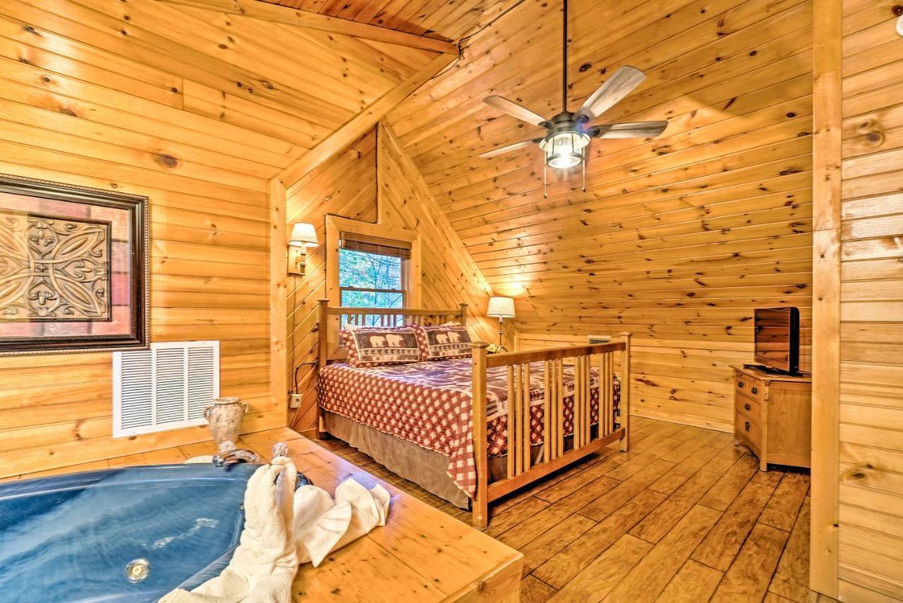 Grin N Bear It Cabin With Hot Tub And Fire Pit! Pigeon Forge Buitenkant foto