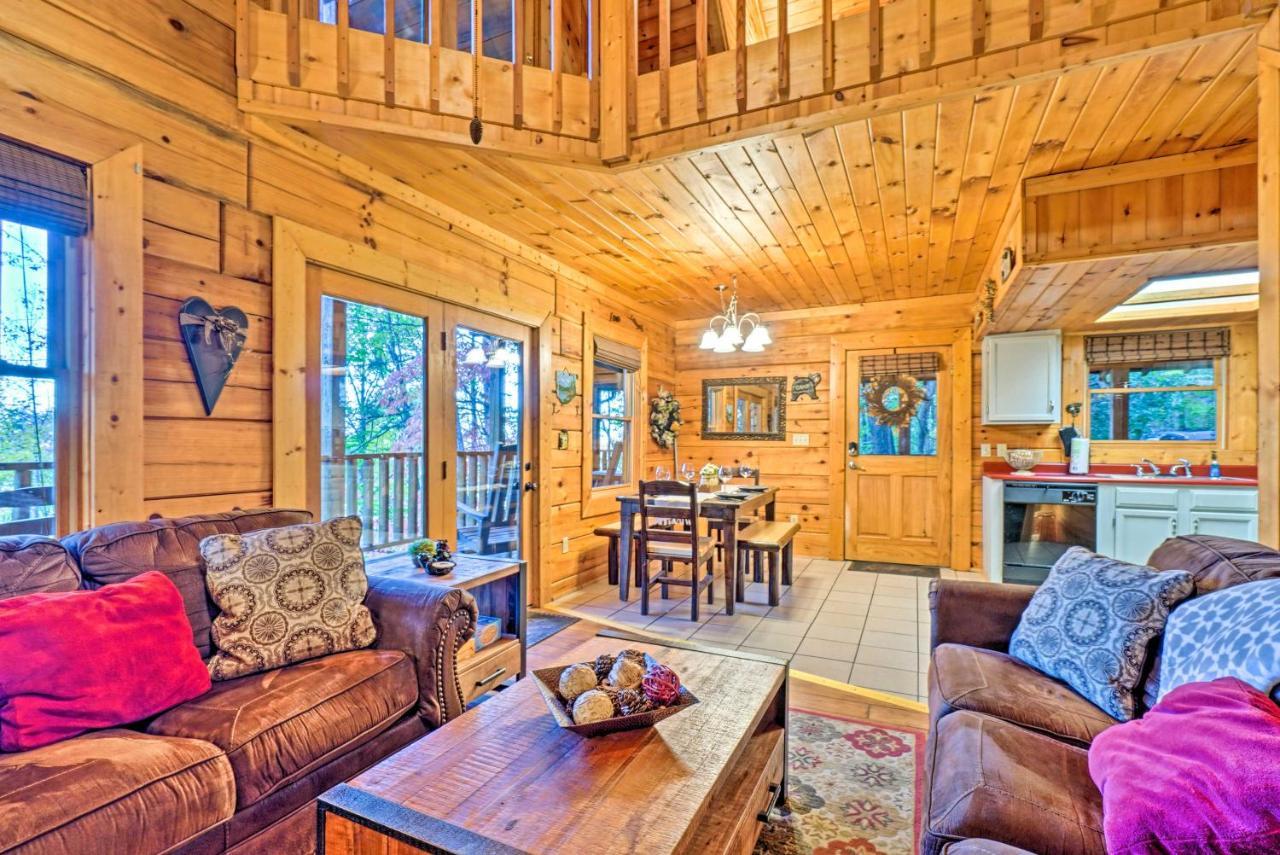 Grin N Bear It Cabin With Hot Tub And Fire Pit! Pigeon Forge Buitenkant foto